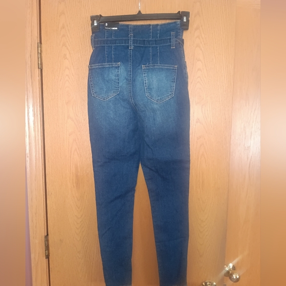Women's size 3, two pair of high waist belted skinny jeans, NWT - Picture 3 of 7